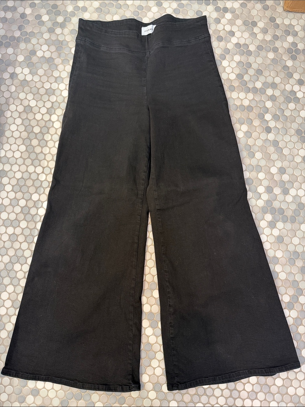 FRAME The Jetset wide leg super stretch denim jean in black